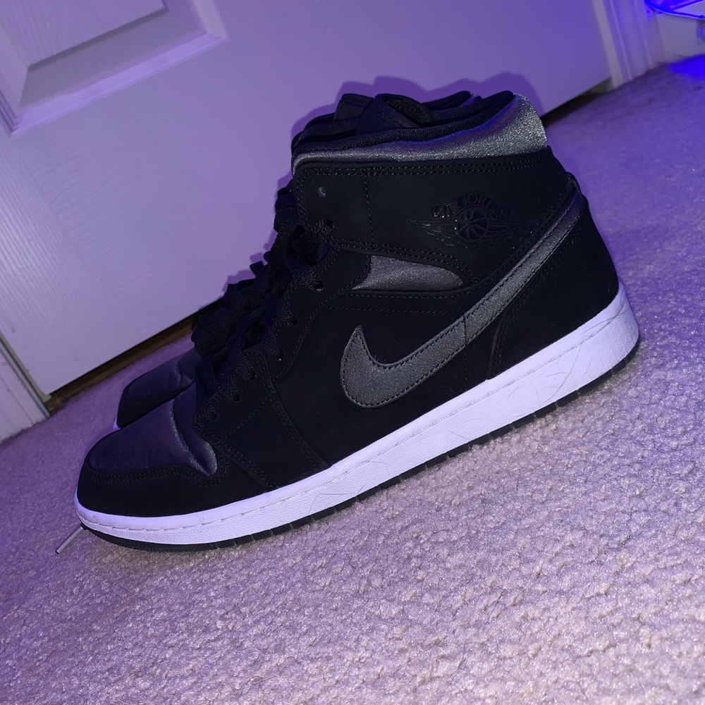 Grey and Black Jordan 1s